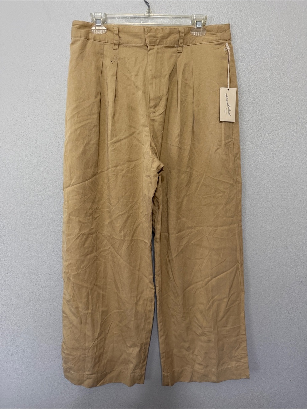 Universal Thread Women’s Wide-Leg Pleated Pants in Tan 12